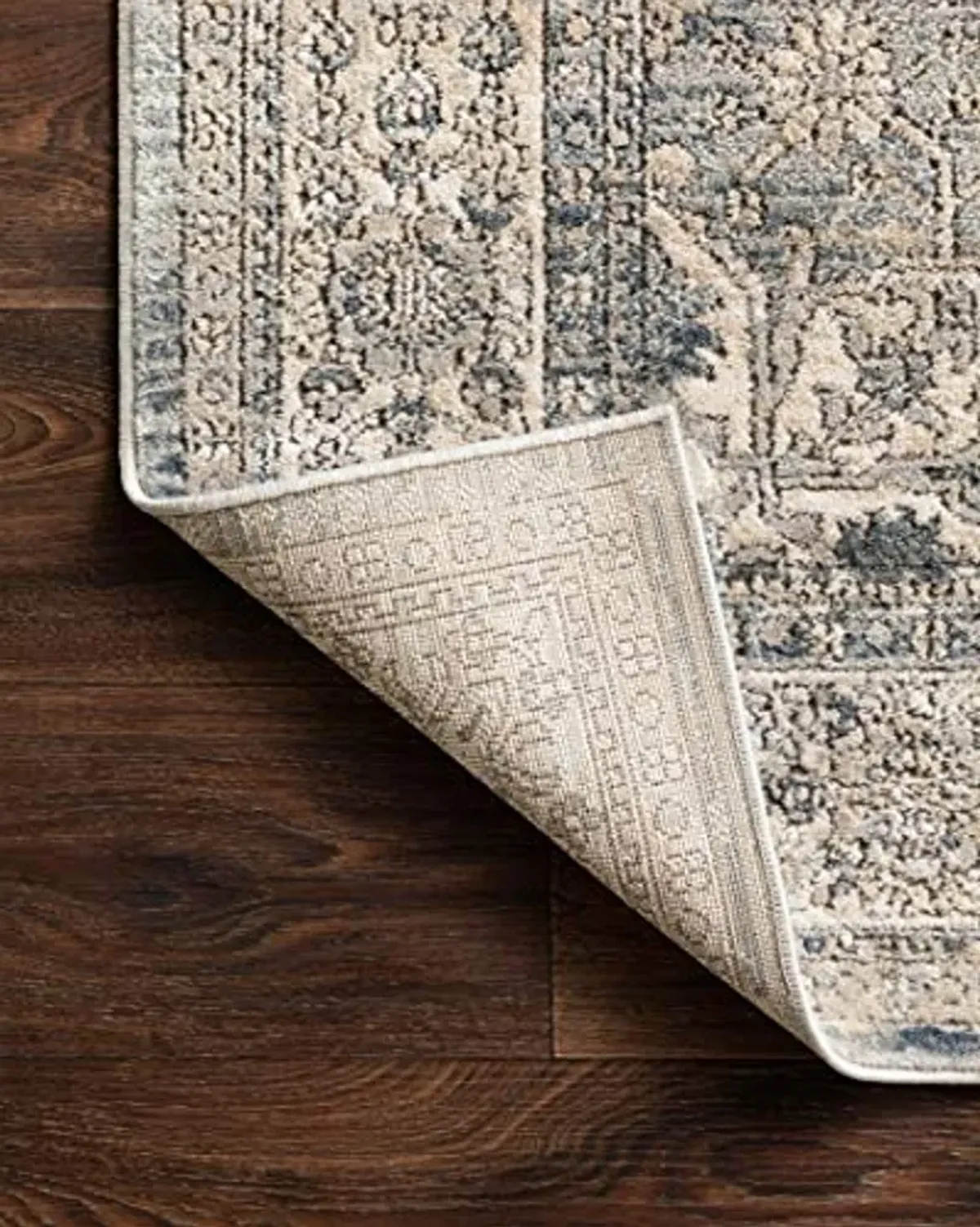 Loloi Teagan Collection 2'-8" x 4' Accent Rug in Sky/Natural - Large Area Rug, Soft Neutral Rug, High-Traffic Area Rug for Living Room, Bedroom, Home Office, Dining Area