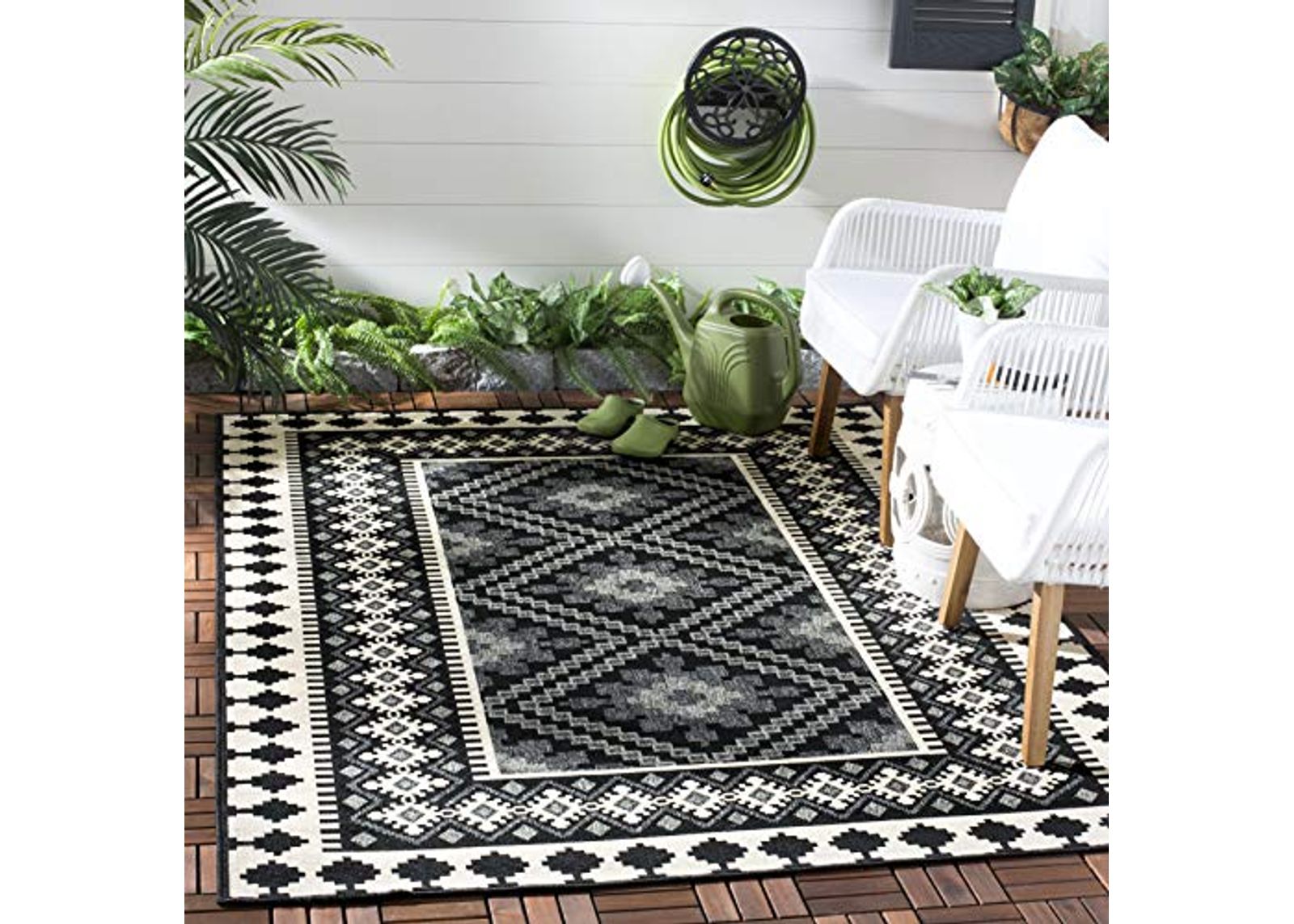 SAFAVIEH Veranda Collection 3' Square Black / Cream VER099 Boho Indoor/ Outside Non-Shedding Easy--cleansingPatio Backyard Porch Deck Mudroom Accent--Mat