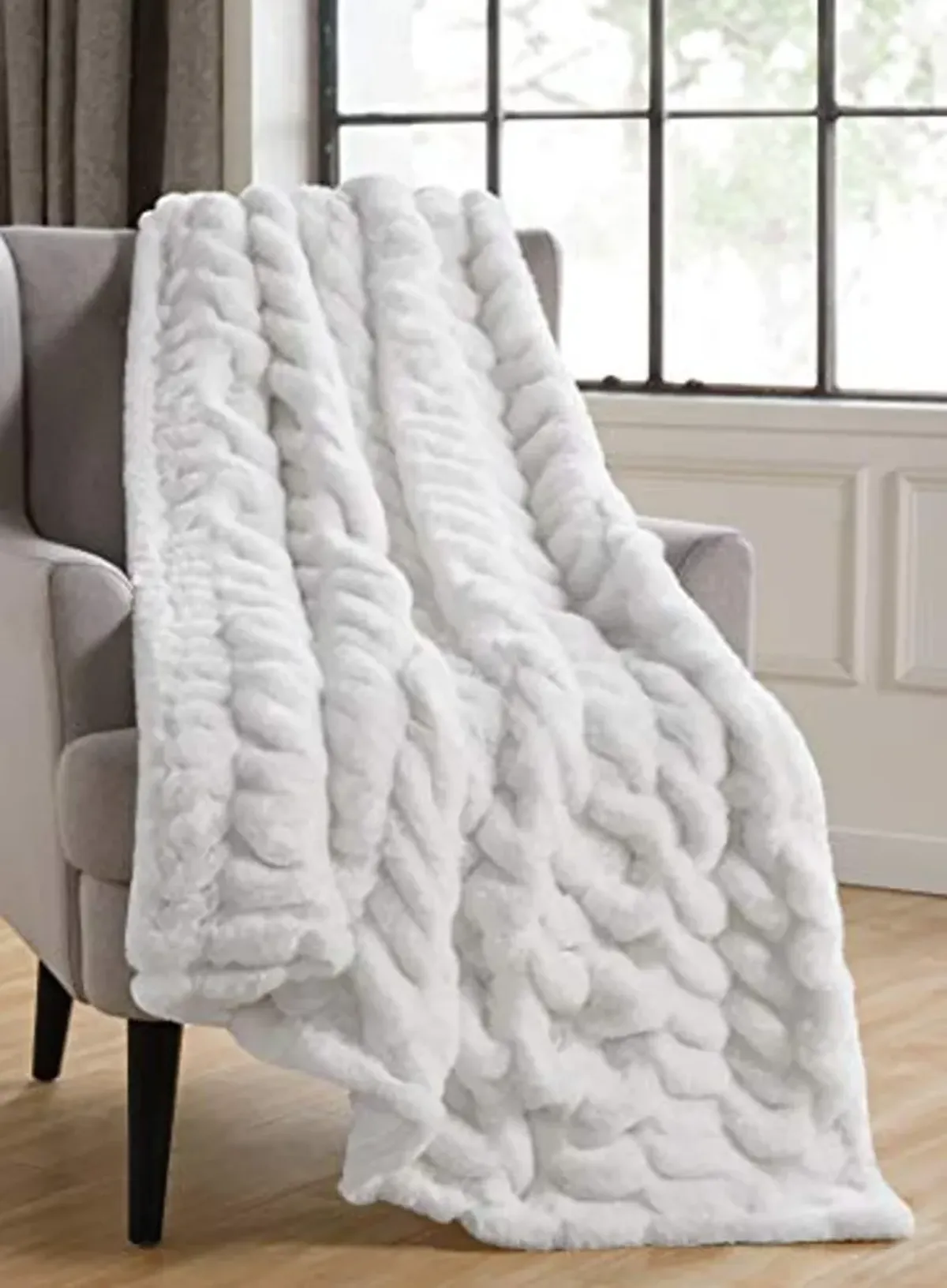 Tahari Home - Throw Blanket, Oversized Soft & Cozy Plush Texture, Modern Style Home Decor (Isla White, 50" x 70")