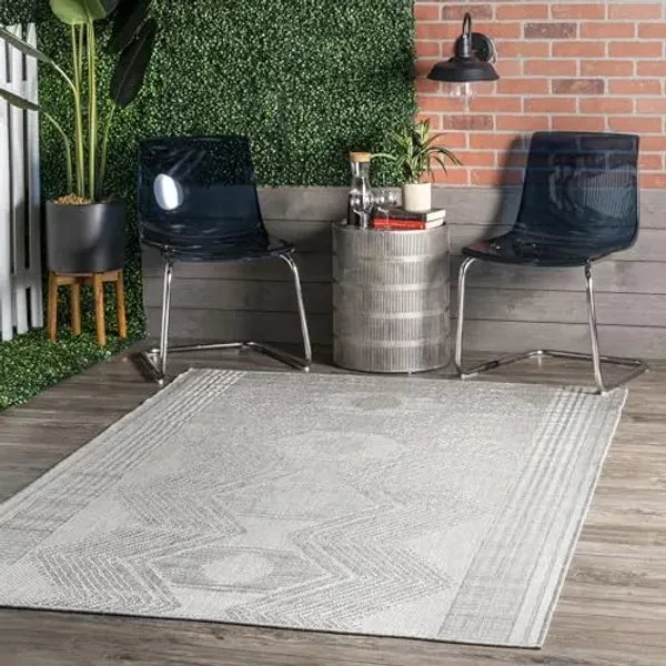 Nuloom Ranya Light Grey/Ivory, 4' x 6', Tribal Geometric, Soft and Cozy, High Traffic, Stain Resistant, Easy Clean, Durable Area Rug for Indoor/Outdoor Patio, Deck, Porch, Garden, Courtyard