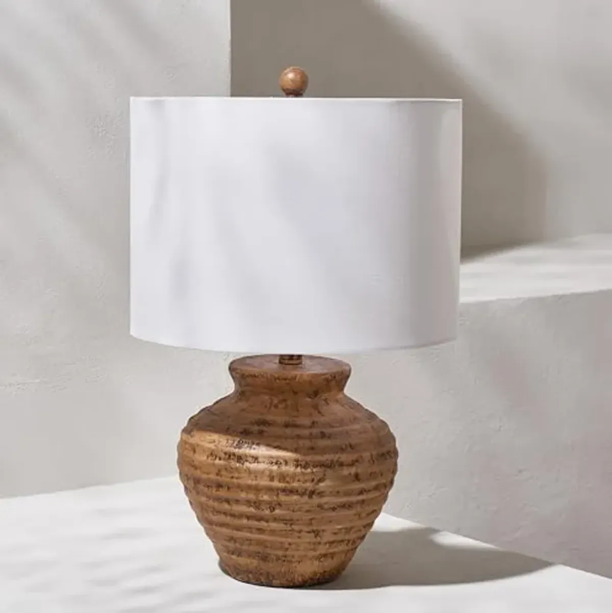 SAFAVIEH Lighting Collection Kamryn Rustic Farmhouse Brown 23-inch Bedroom Living Room Home Office Desk Nightstand Table Lamp (LED Bulb Included)