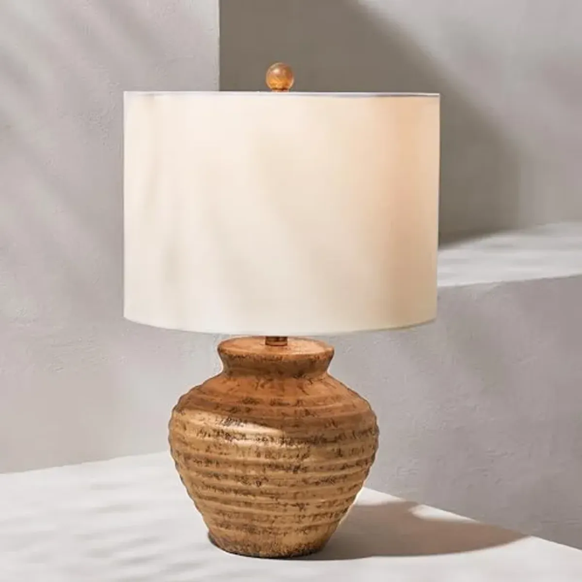 SAFAVIEH Lighting Collection Kamryn Rustic Farmhouse Brown 23-inch Bedroom Living Room Home Office Desk Nightstand Table Lamp (LED Bulb Included)
