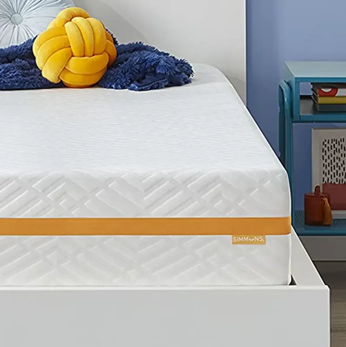 Simmons - Gel Memory Foam Mattress - 12 Inch, Twin XL Size, Plush Feel, Motion Isolating, Moisture Wicking Cover, CertiPur-US Certified, 100-Night Trial