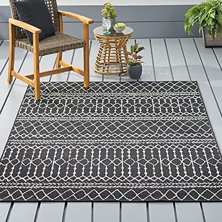 Christopher Knight Home Currie Area Rug, 5'3" x 7', Black + Ivory