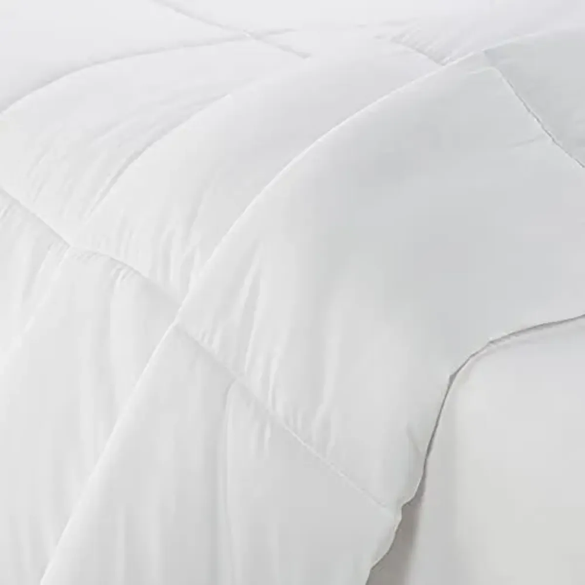 SERTA Simply Clean Ultra Soft Hypoallergenic Solid 2 Piece Comforter Set, Twin XL, White