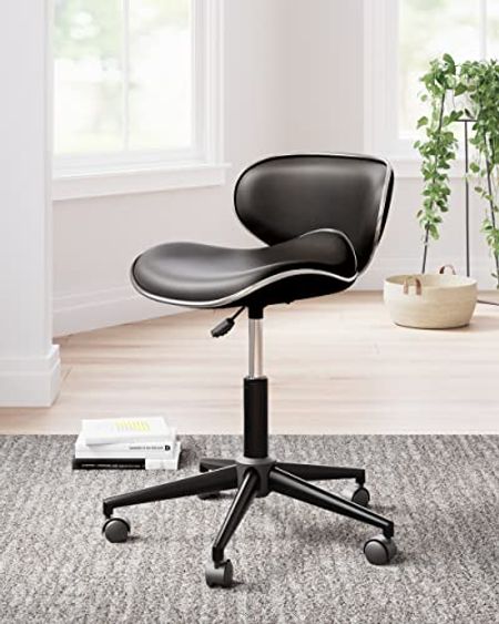 Signature Design by Ashley Beauenali Home Office Adjustable Swivel Desk Chair, Black