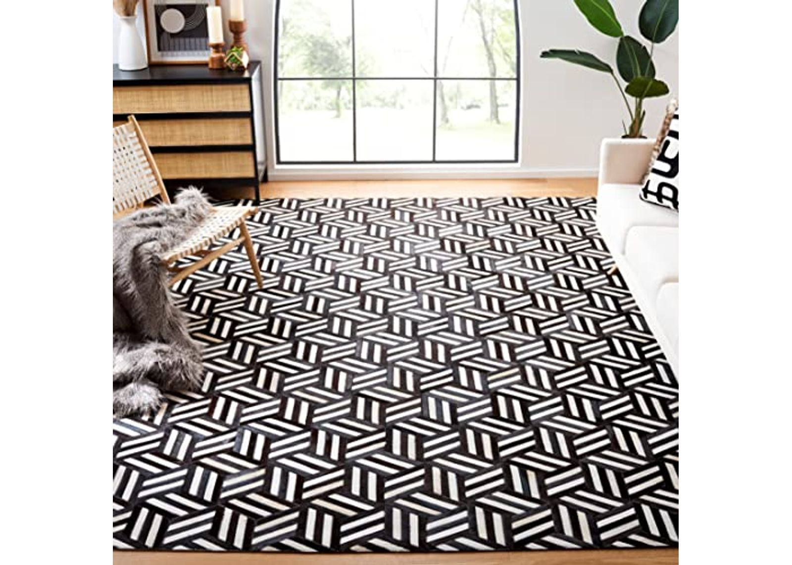 SAFAVIEH Studio Leather Collection 6' Square Ivory/Black STL219A Handmade Mid-Century Modern Living Room Dining Bedroom Area Rug