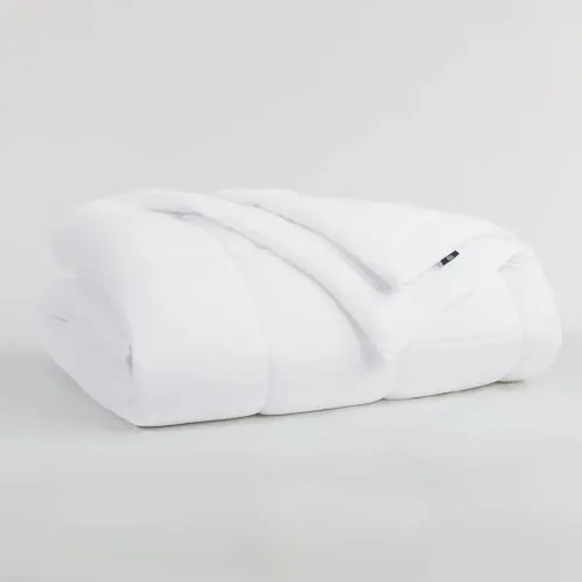 Serta ComfortSure Down Alternative Comforter, Soft Box Stitched Duvet Insert, Quilted Twin Comforter with 4 Corner Tabs, All Season Bedding, White