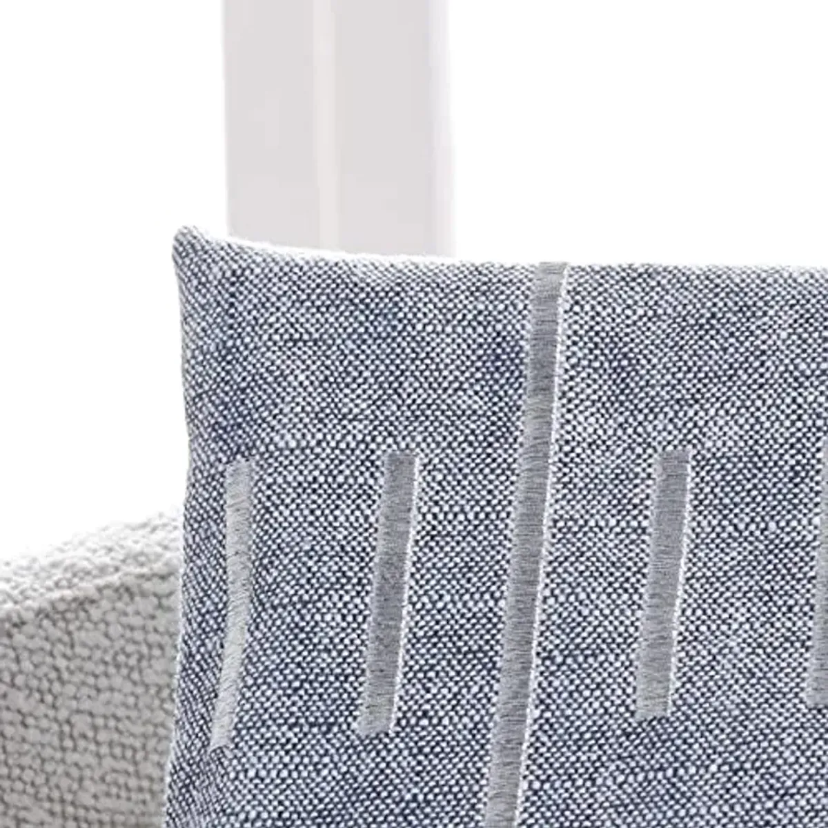 SAFAVIEH Home Collection Lizabet Modern Boho Blue/White 18-inch Square Decorative Accent Insert Throw Pillow