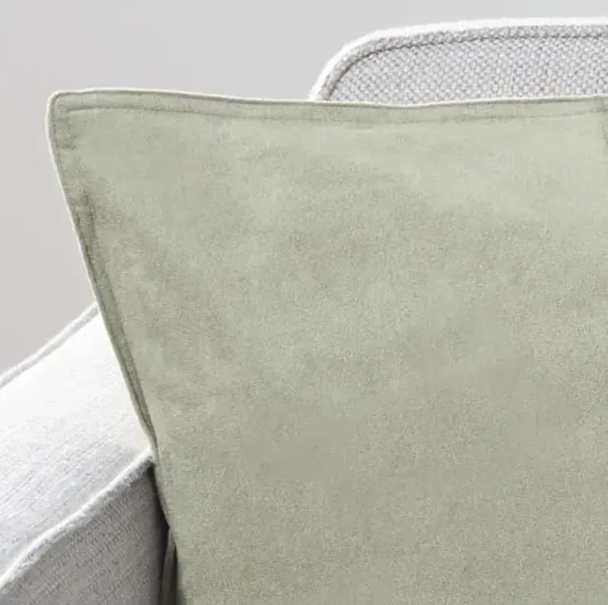 SAFAVIEH Home Collection Karya Green Faux Suede 18-inch Square Decorative Accent Throw Pillow with Insert