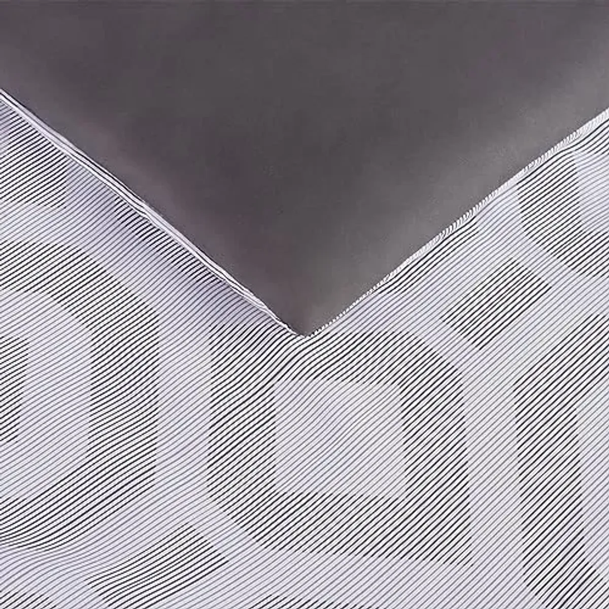 Serta Simply Clean Skyler Soft Modern 3 Piece Geometric Comforter Set with Pillow Case for All Season, Full/Queen, Grey