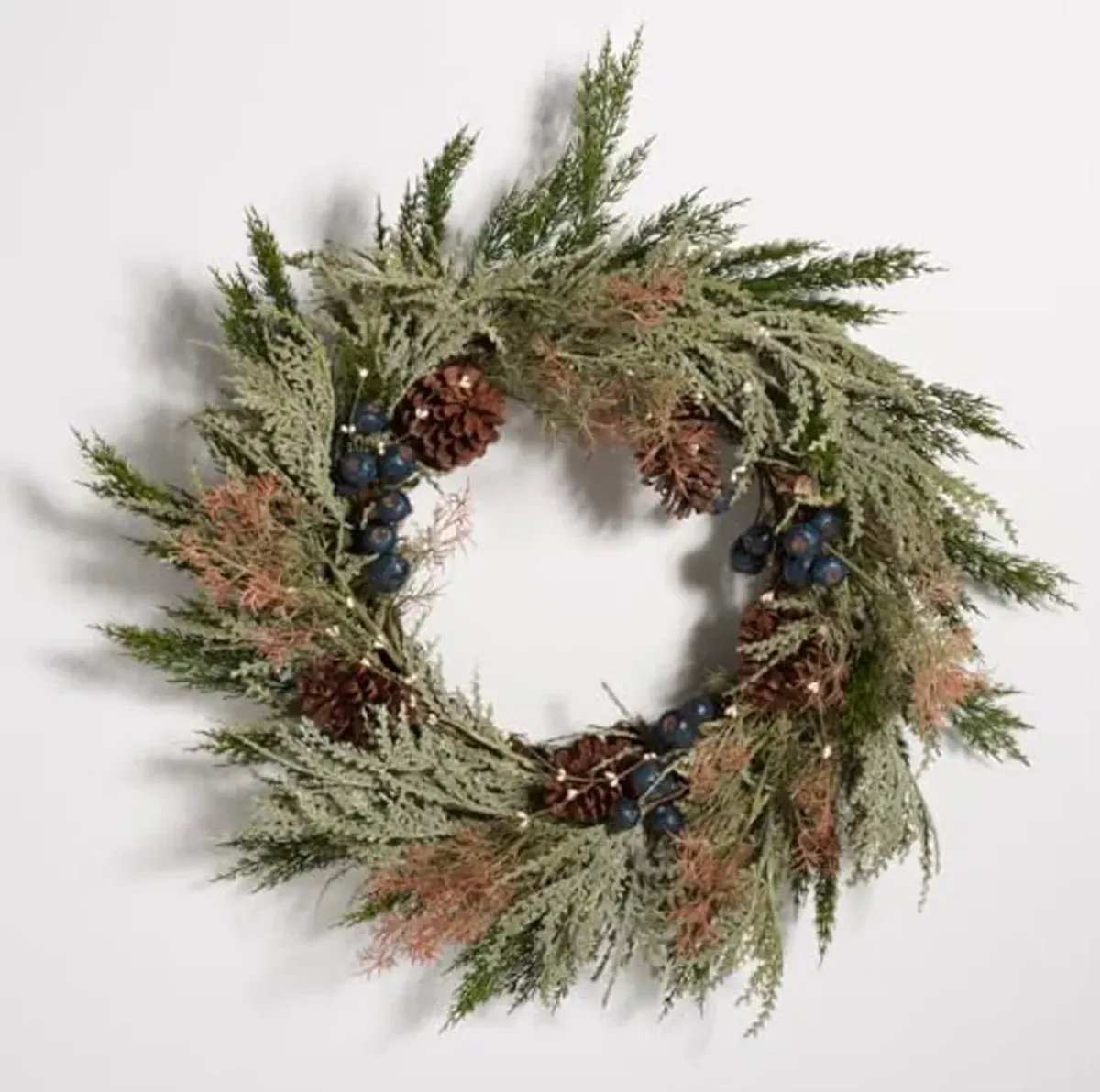 SAFAVIEH Home Collection 24-inch Decorative Artificial Pine Wreath with Pine Cones & Blueberries (Fully Assembled)