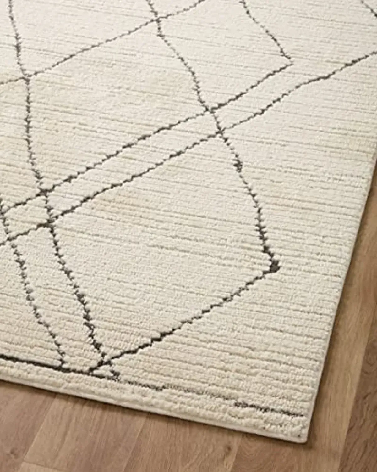 Loloi II Fabian Ivory/Charcoal 2'-7" x 7'-6" Runner Rug