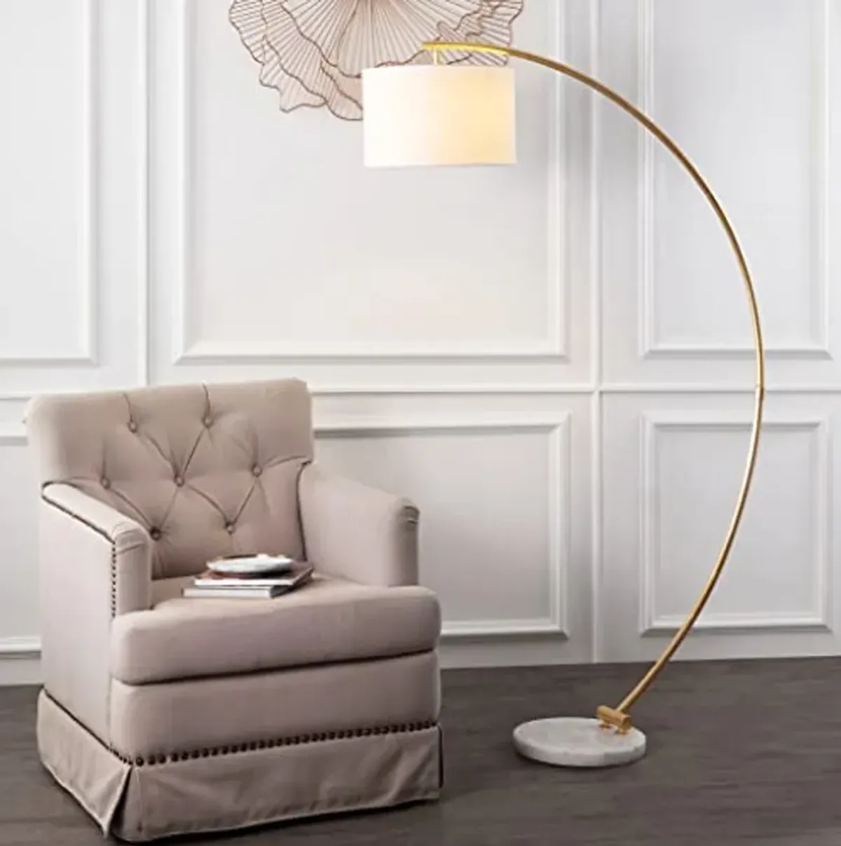 SAFAVIEH Lighting Collection Madigan Contemporary Gold/White 70-inch Arched Floor Lamp (LED Bulb Included)