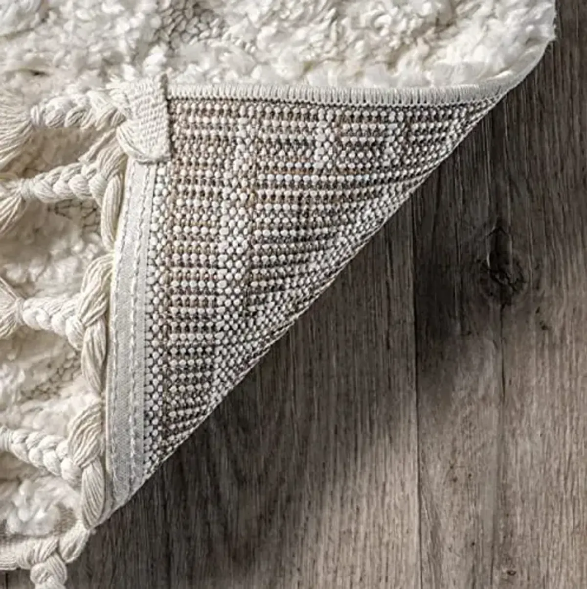 nuLOOM Akia Cream/Ivory, 2'8" x 8', Geometric Lattice, Tasseled, Soft and Textured, High Traffic, Stain Resistant, Durable Runner for Bedroom, Living Room, Dining Space, Den, Foyer, Entryway