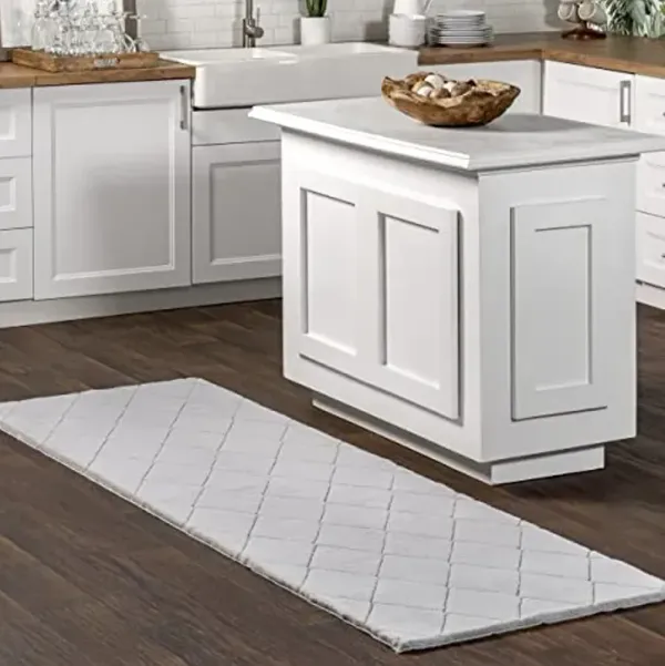 nuLOOM SuperiorWash Amy Silver, 2'6" x 8', Fluffy Shag, Soft and Fluffy, High Traffic, Stain Resistant, Durable, Machine Washable Runner for Bedroom, Living Room, Dining Space, Den, Foyer, Entryway