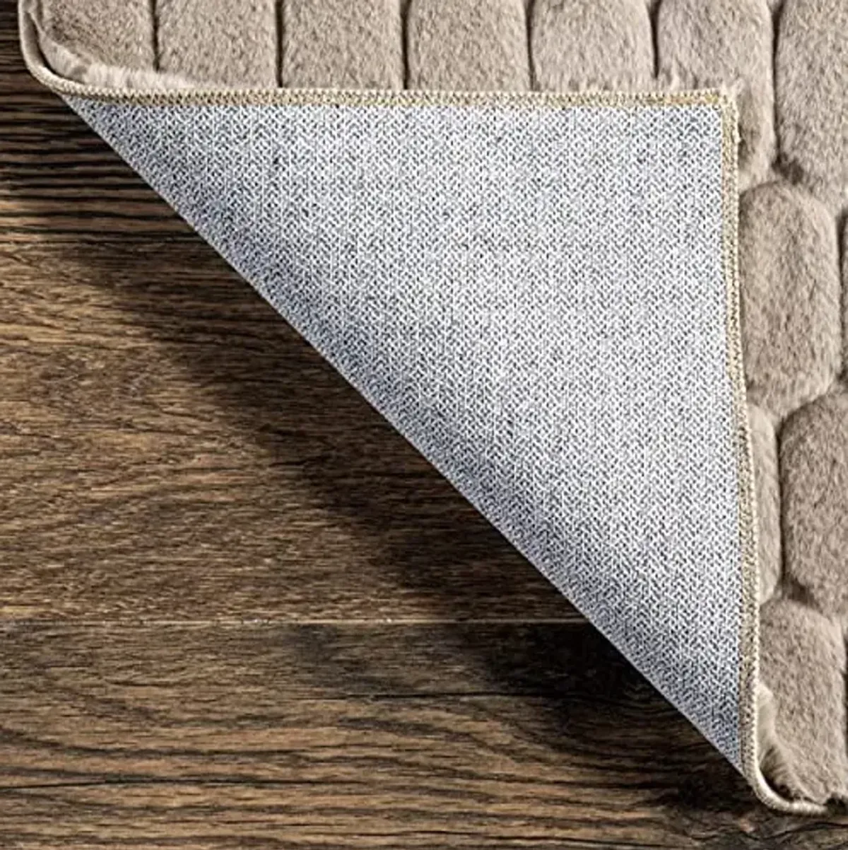nuLOOM Nia Taupe, 2'6" x 8', Cozy Shag, Fluffy and Soft, High Traffic, Stain Resistant, Easy Clean, Durable Machine Washable Runner for Bedroom, Living Room, Dining, Den, Foyer, Entryway
