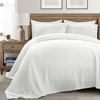 Lush Decor Super Cozy Ultra Soft Ribbed Faux Fur Bedspread/Blanket, King/Cal King, White