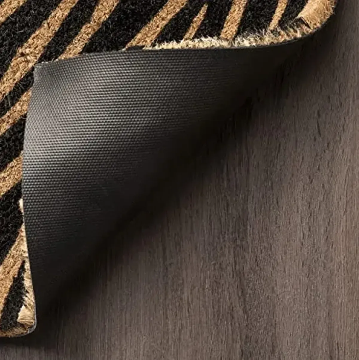 nuLOOM Coir Zebra Print Doormat, 1' 5" x 2' 5", Natural