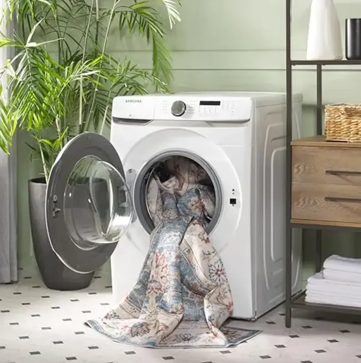 SAFAVIEH Washable Rug Arizona Collection - 4' x 6', Green & Beige, Slip Resistant & Easy to Clean, Ideal for Foyer, Kitchen, Nursery, Office, Bedroom (ARZ112Y)