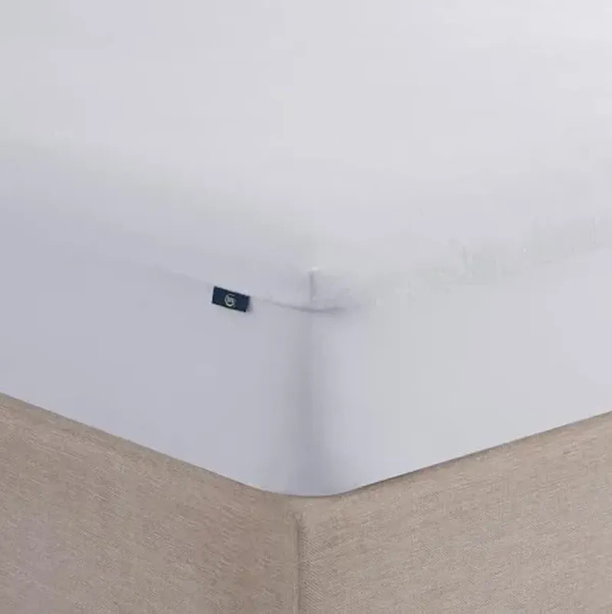 Serta Soft Top Mattress Cover, 60" x 80" Odor-Preventing and Stain-Resistant Waterproof Mattress Protector, 18" Elastic Deep Pocket for Secure Fit, Queen Mattress Pad, White