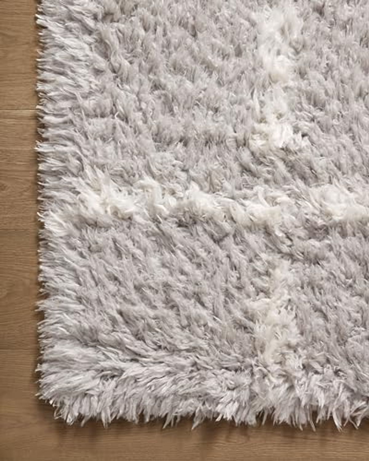 Loloi Angela Rose Amira Collection AMI-04 Silver / Ivory 18" x 18" Sample Rug