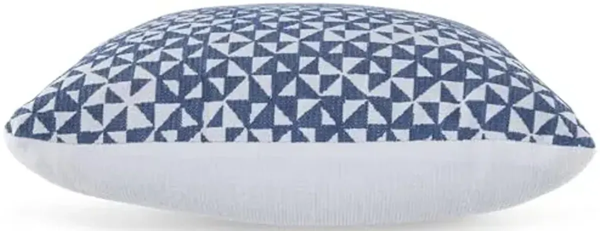 Signature Design by Ashley Jaycott Next-Gen Nuvella Contemporary Indoor/Outdoor UV Resistant Geometric 18 x 18 Inches Pillow with Removable Cover and Zipper Closure, Blue & White