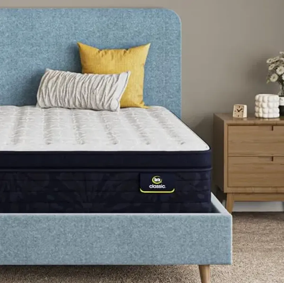Serta Classic Clarks Hill Elite 2.0, Plush Pillow Top 14.5" Queen Mattress, Zoned Support, Cooling, Breathable and Pressure Relieving - 100 Night Trial, CertiPUR-US Certified