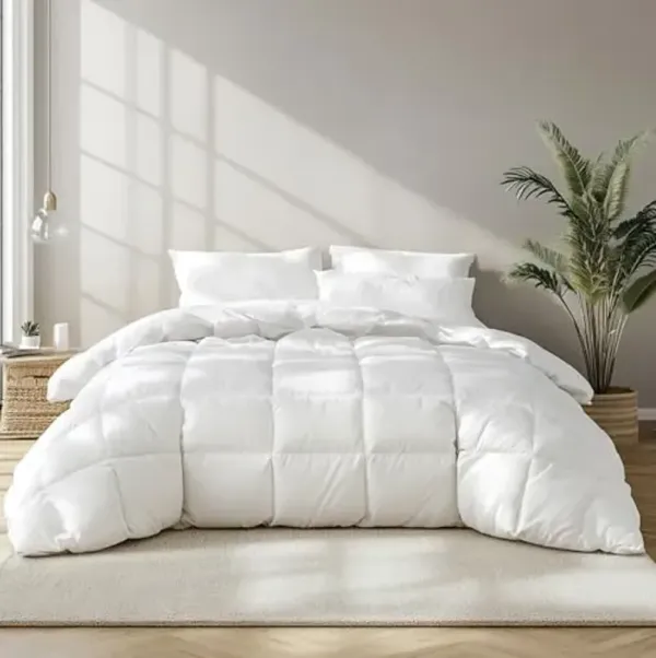 Beautyrest Luxury White Goose Feather Down Fiber Comforter,5-Star Hotel Quality King Size Duvet Insert,100% Cotton Breathable Medium Warmth Bedding Comforter for All Season,White/King,106" Wx90 L
