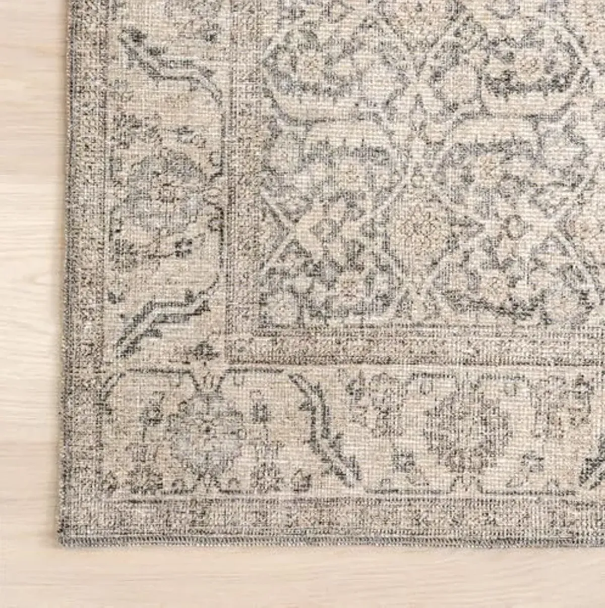 nuLOOM Hillstone Collection 5x8 Area Rug, Traditional Vintage Distressed Medallion, Thick and Soft, Durable Non-Shedding Low Pile Poly/Jute Blend, Easy to Clean, Living Room, Bedroom