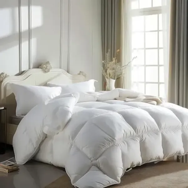 Luxurious Twin Size Goose Feather Down Fiber Comforter Duvet Insert,Fluffy Ultra-Soft 100% Cotton, Hotel Collection Comforter, 44 oz Fill Weight, All Season Medium Warmth 68 x 90 Inch White Solid