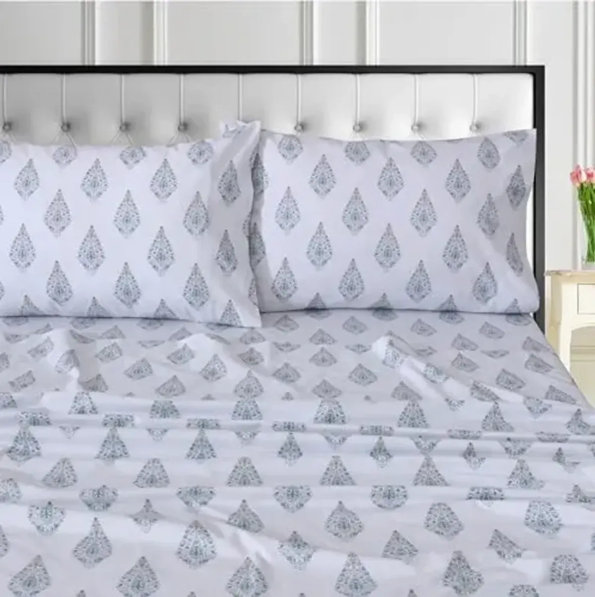 Tribeca Living Organic Cotton Standard Percale Pillowcases - 400 Thread Count, Extra Deep Pocket, Smooth, Crisp and Breathable, 2-Piece Pillowcase Set, Evelyn