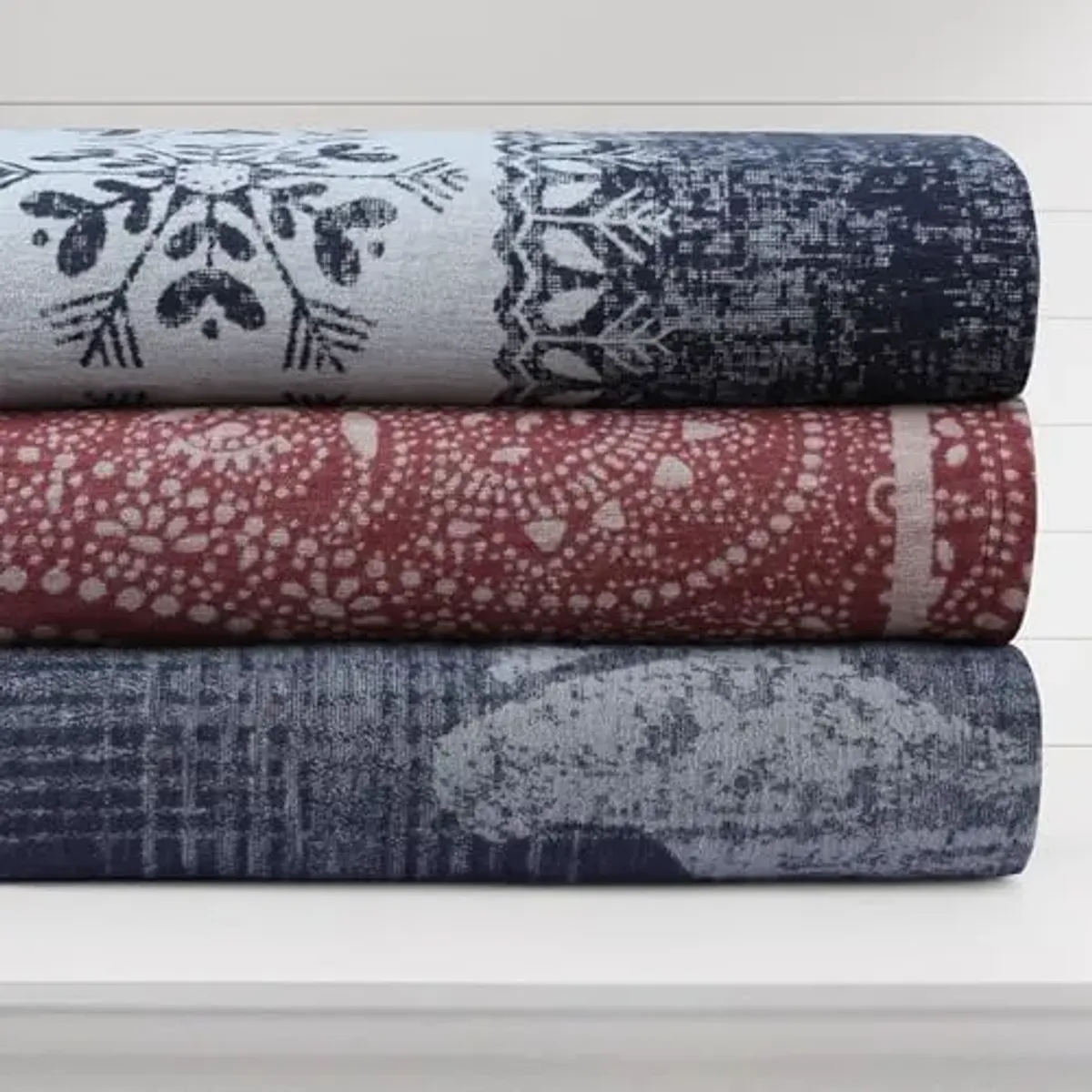 Tribeca Living Organic Cotton Queen Oversized Blanket, Soft and Cozy, Yarn Dyed, Fade Resistant, Paisley