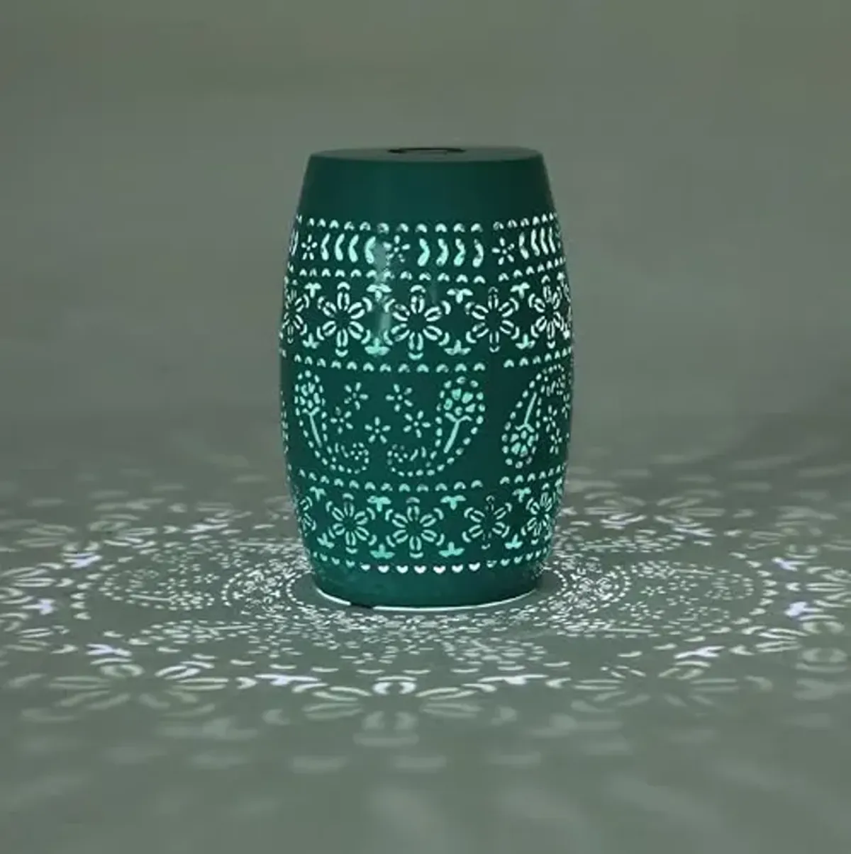 Christopher Knight Home Patio Side Table with Solar Powered Light, Outdoor Metal Coffee Table, Lace Cut Iron End Table, Patio Garden Stool with Cutout Design for Patio or Balcony,Teal