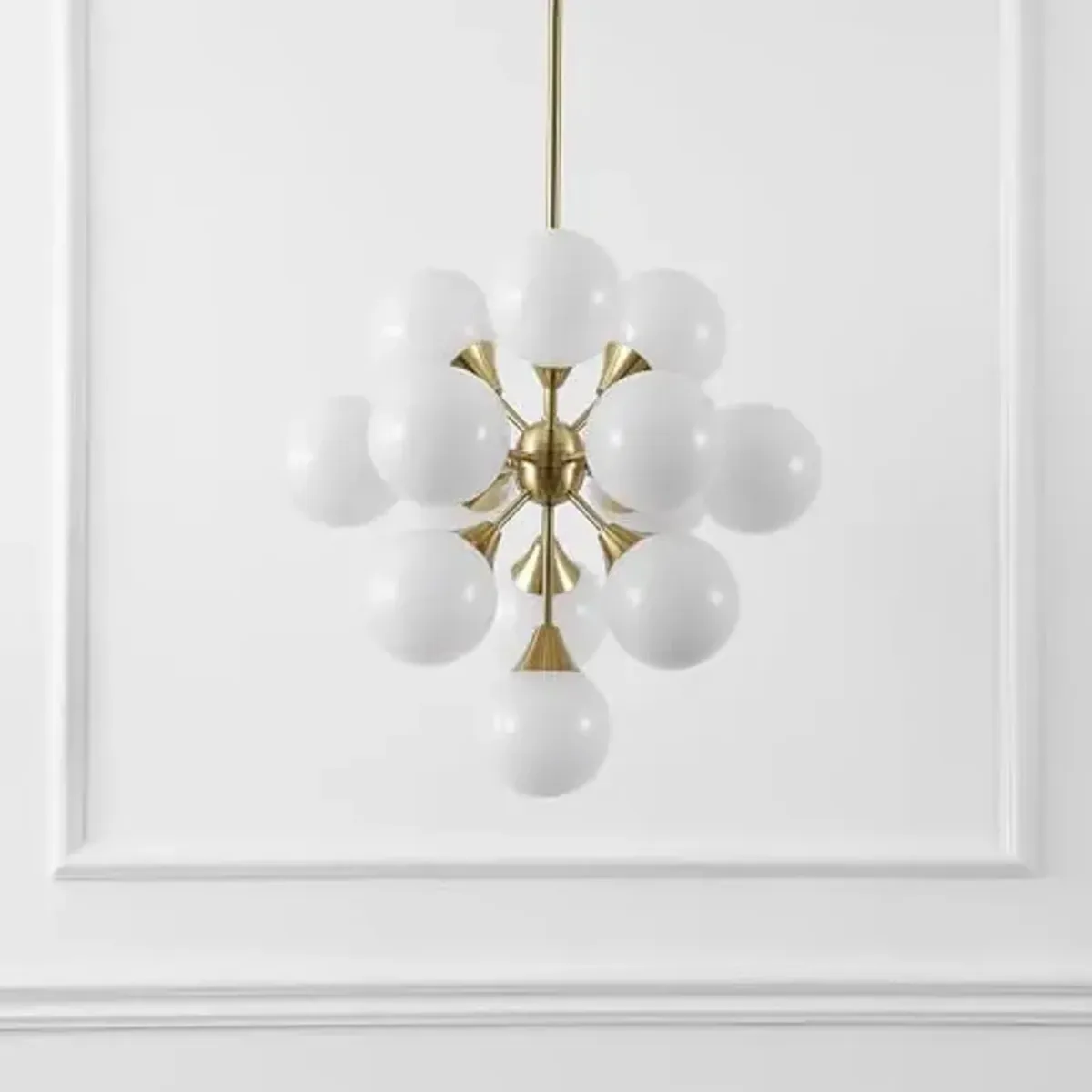 SAFAVIEH Lighting Collection - Delvine Brass & White 24" Chandelier, 13-Light Metal & Glass Pendant, Adjustable Height (CHA4080A)