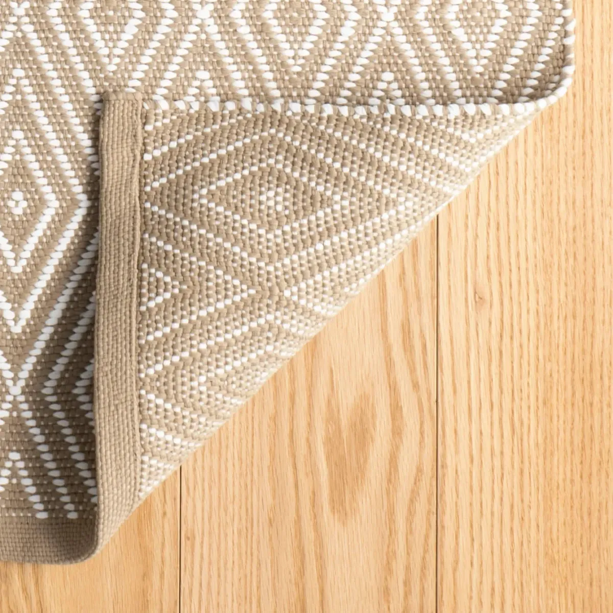 Diamond Handwoven Indoor/Outdoor Rug