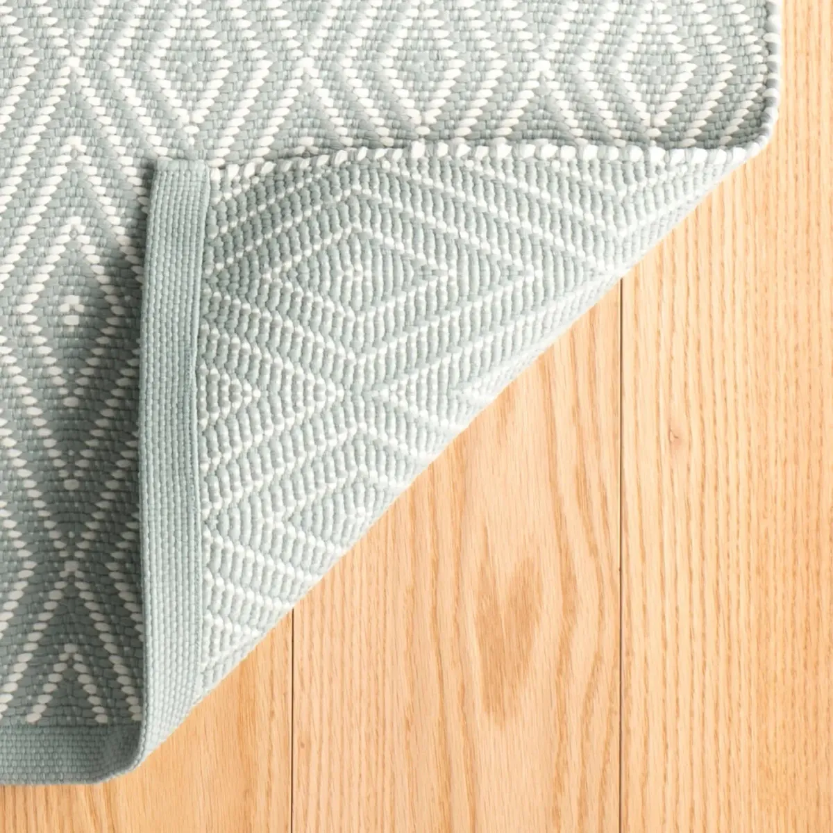 Diamond Handwoven Indoor/Outdoor Rug