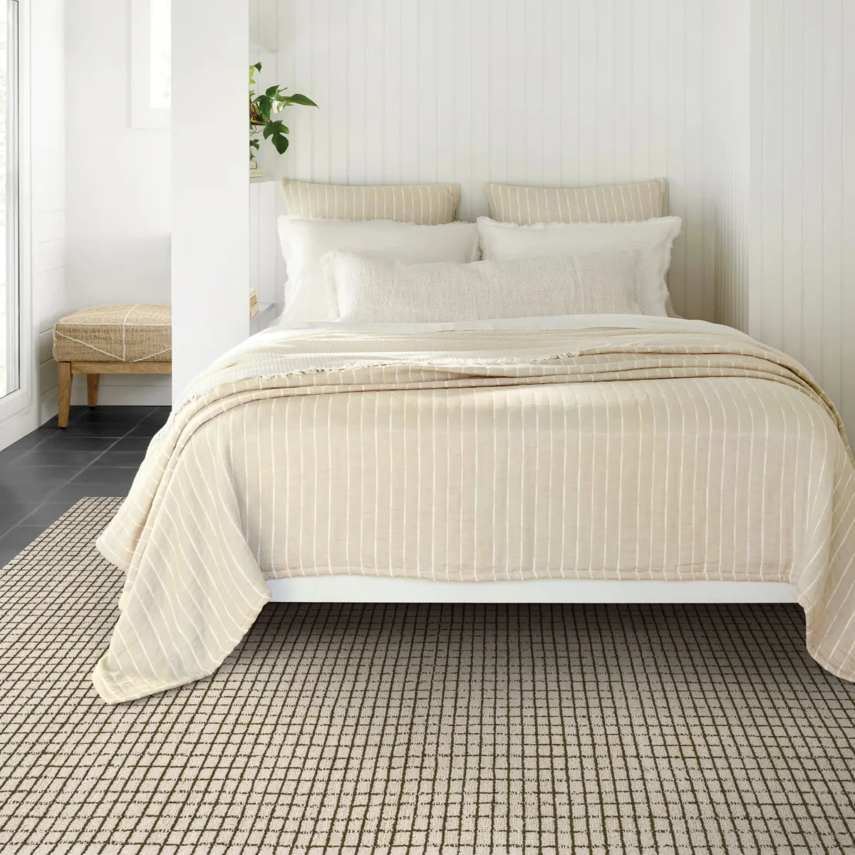 Clayborne Hand Tufted Wool Rug