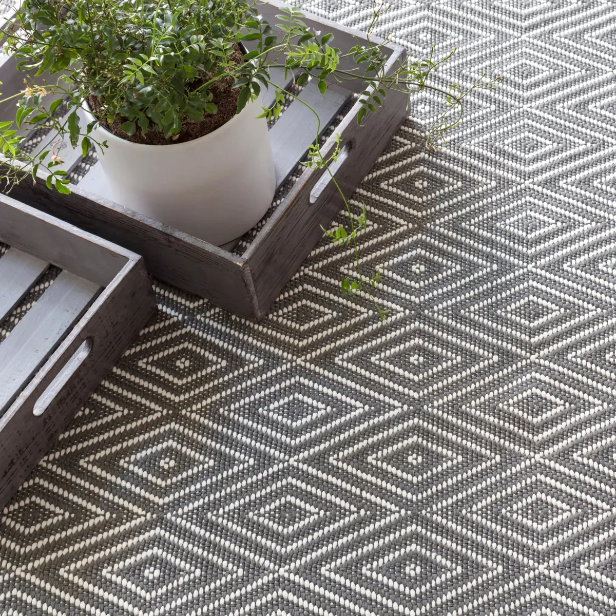 Diamond Handwoven Indoor/Outdoor Rug