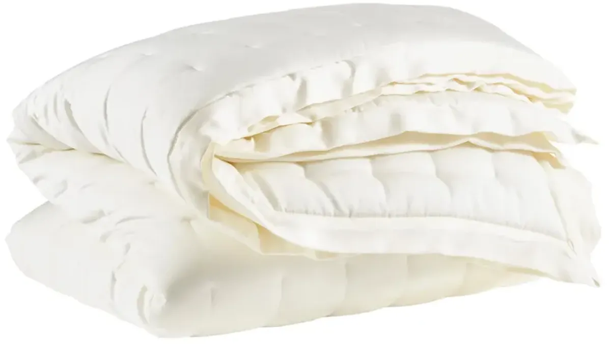 Silken Solid Puff
