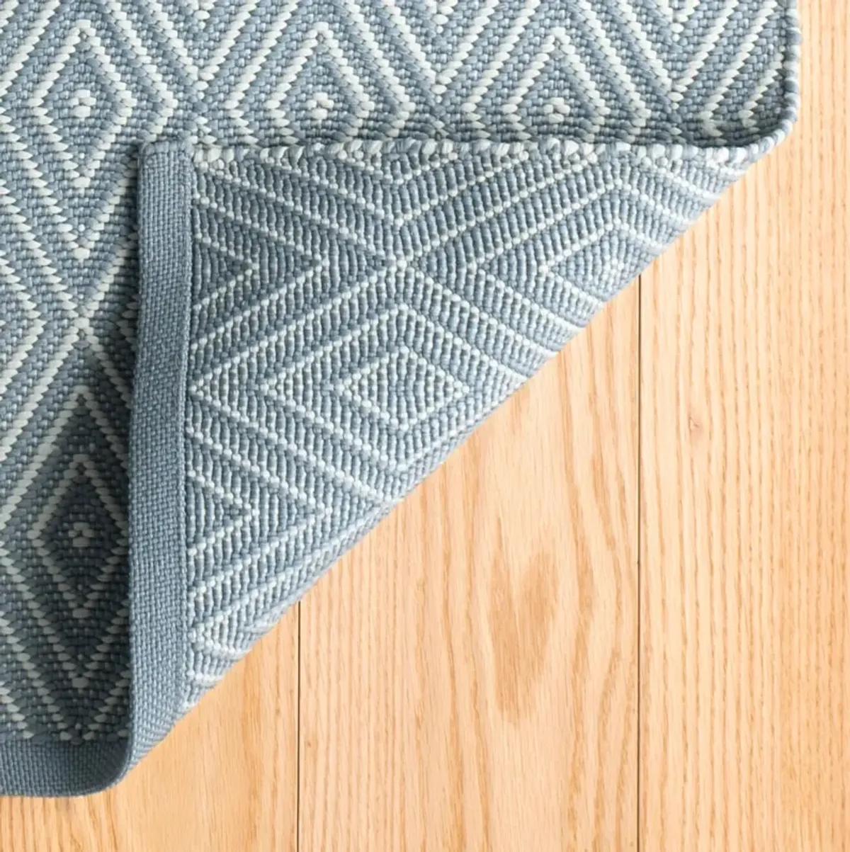 Diamond Handwoven Indoor/Outdoor Rug