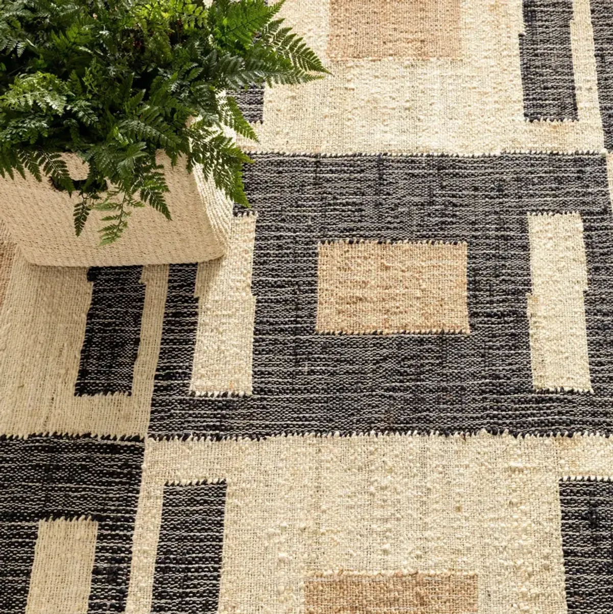 Cassia Handwoven Jute Rug