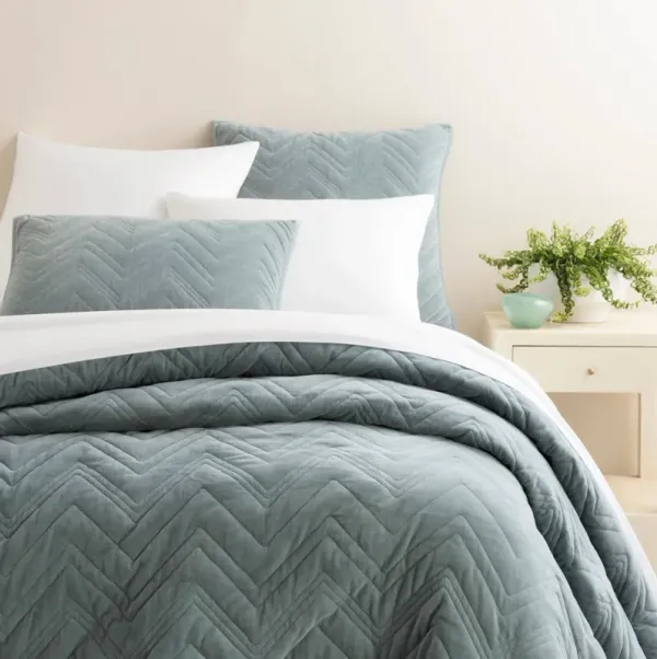 Brentwood Velvet Quilt