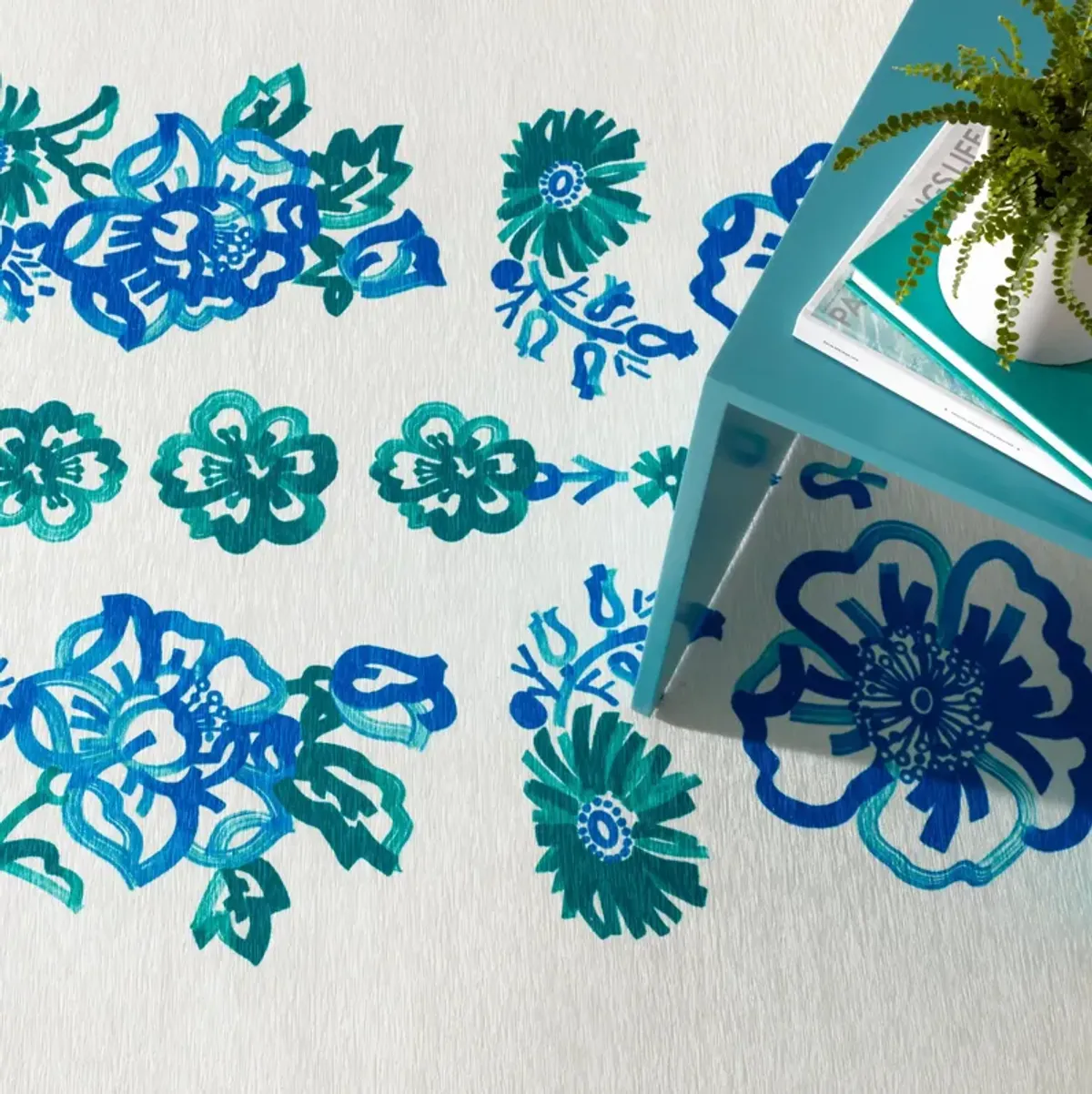Graphic Gerbera Machine Washable Rug