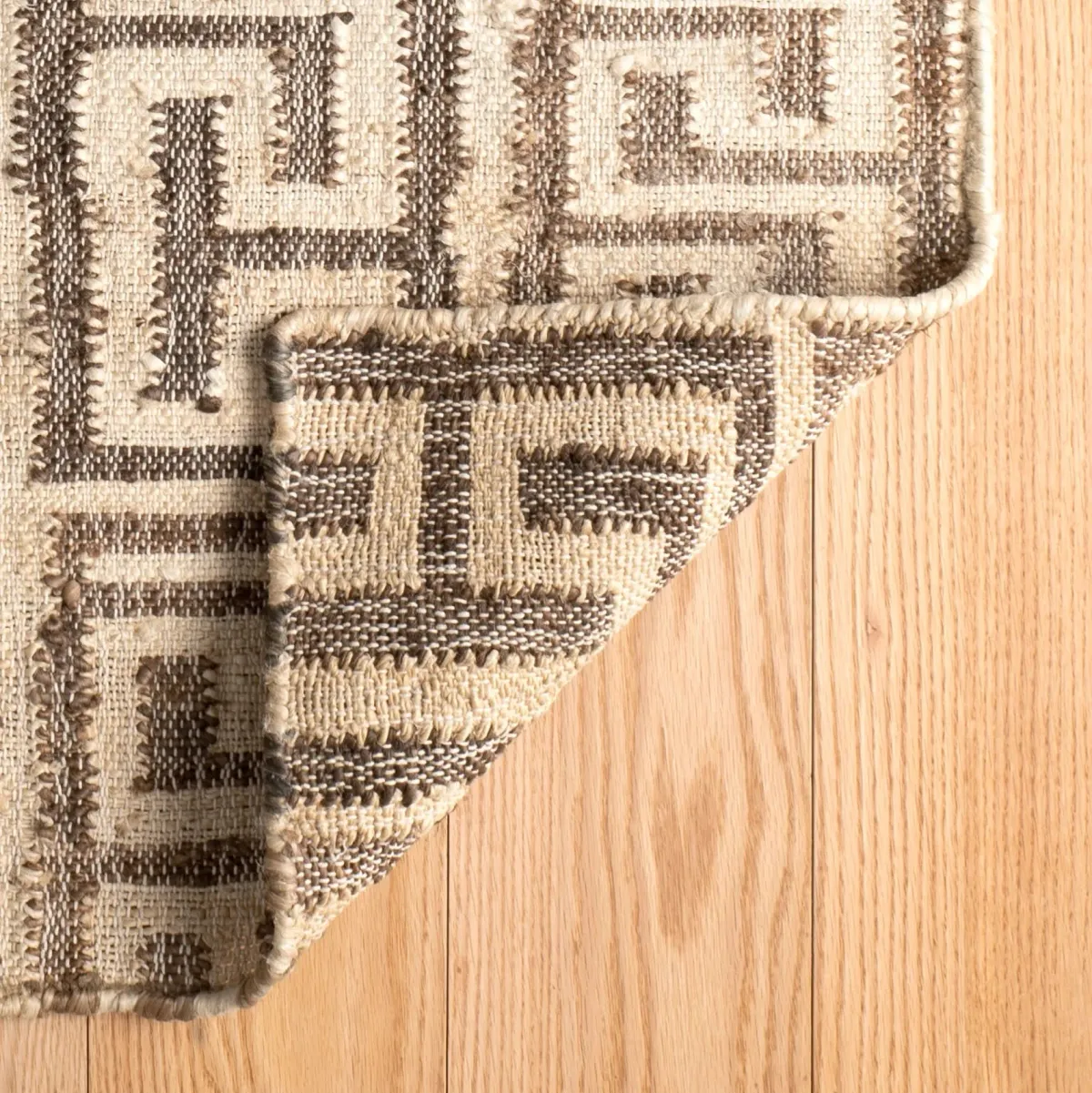 Auricula Handwoven Jute Rug