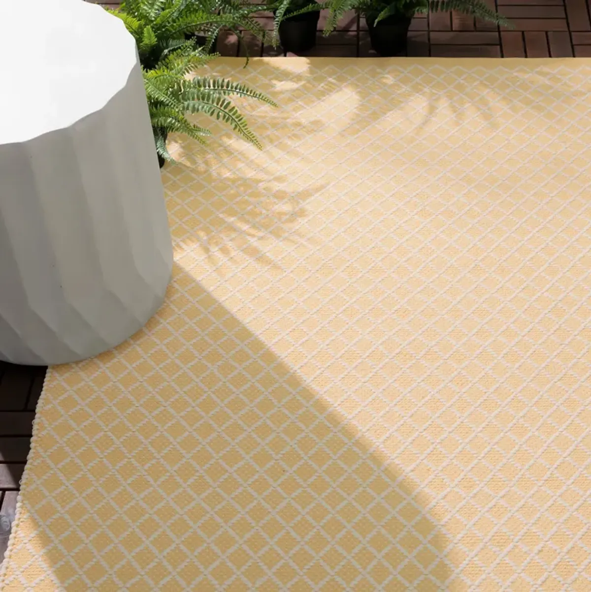 Trellis Handwoven Indoor/Outdoor Rug