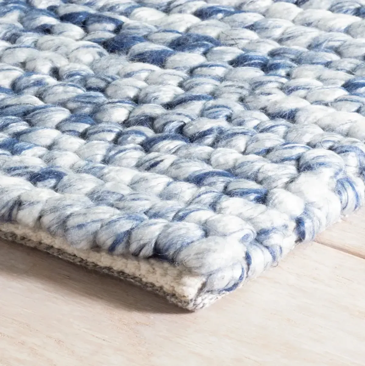 Niels Handwoven Wool/Viscose Rug