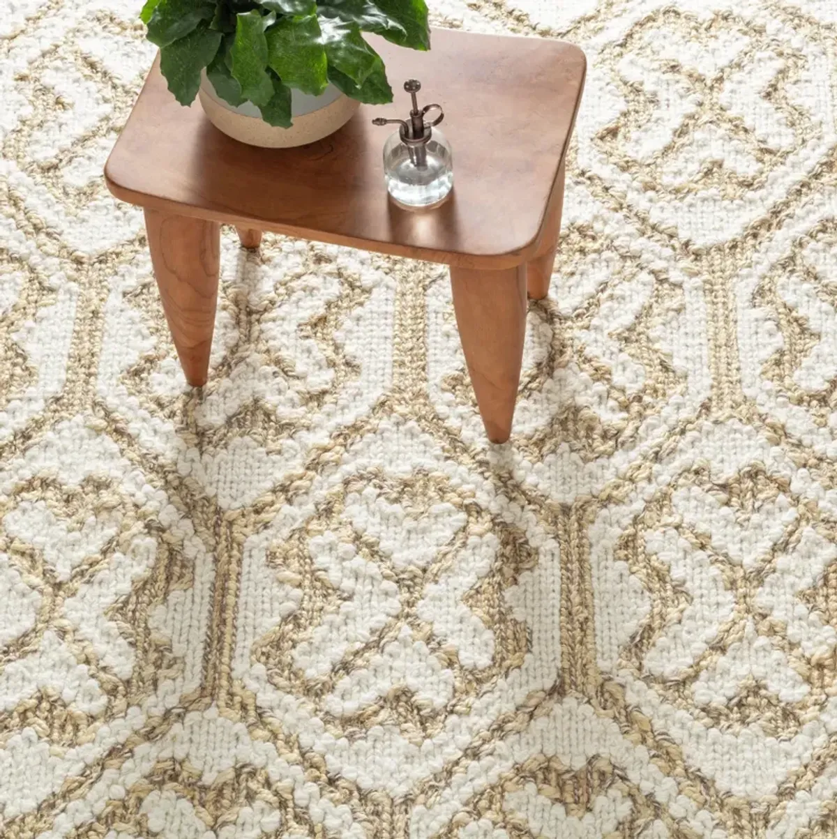 Magnolia Handwoven Jute Rug