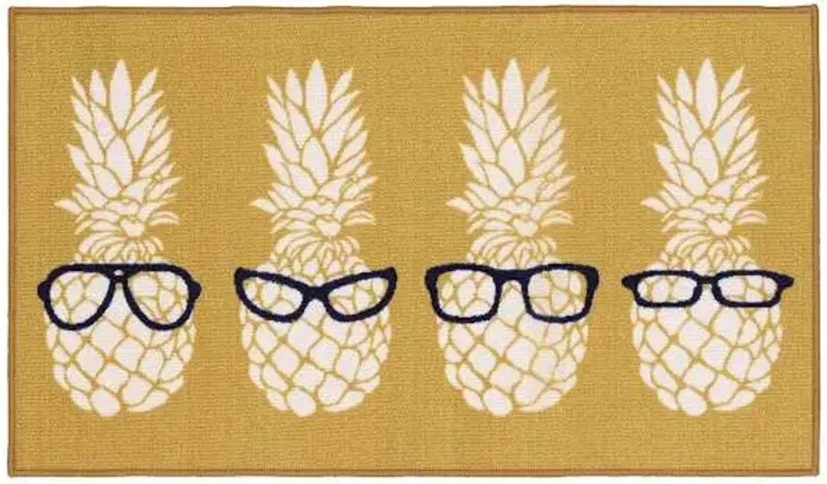Cool Pineapple Outdoor Accent Rug, 26x45