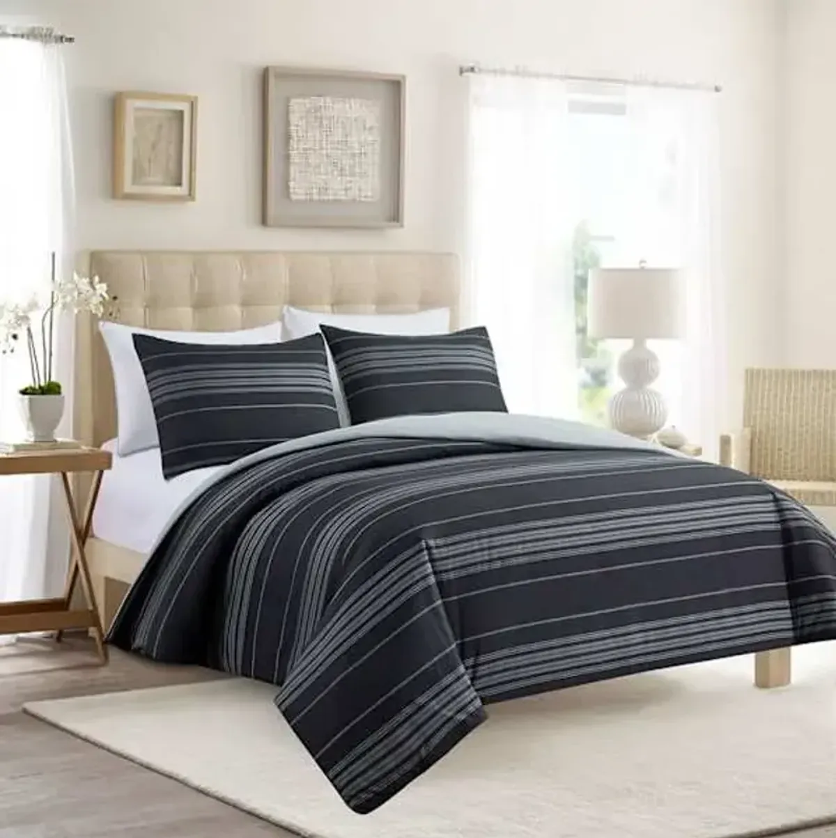 4-Piece Black Collegiate Stripe Printed Duvet Set with Insert, Full/Queen